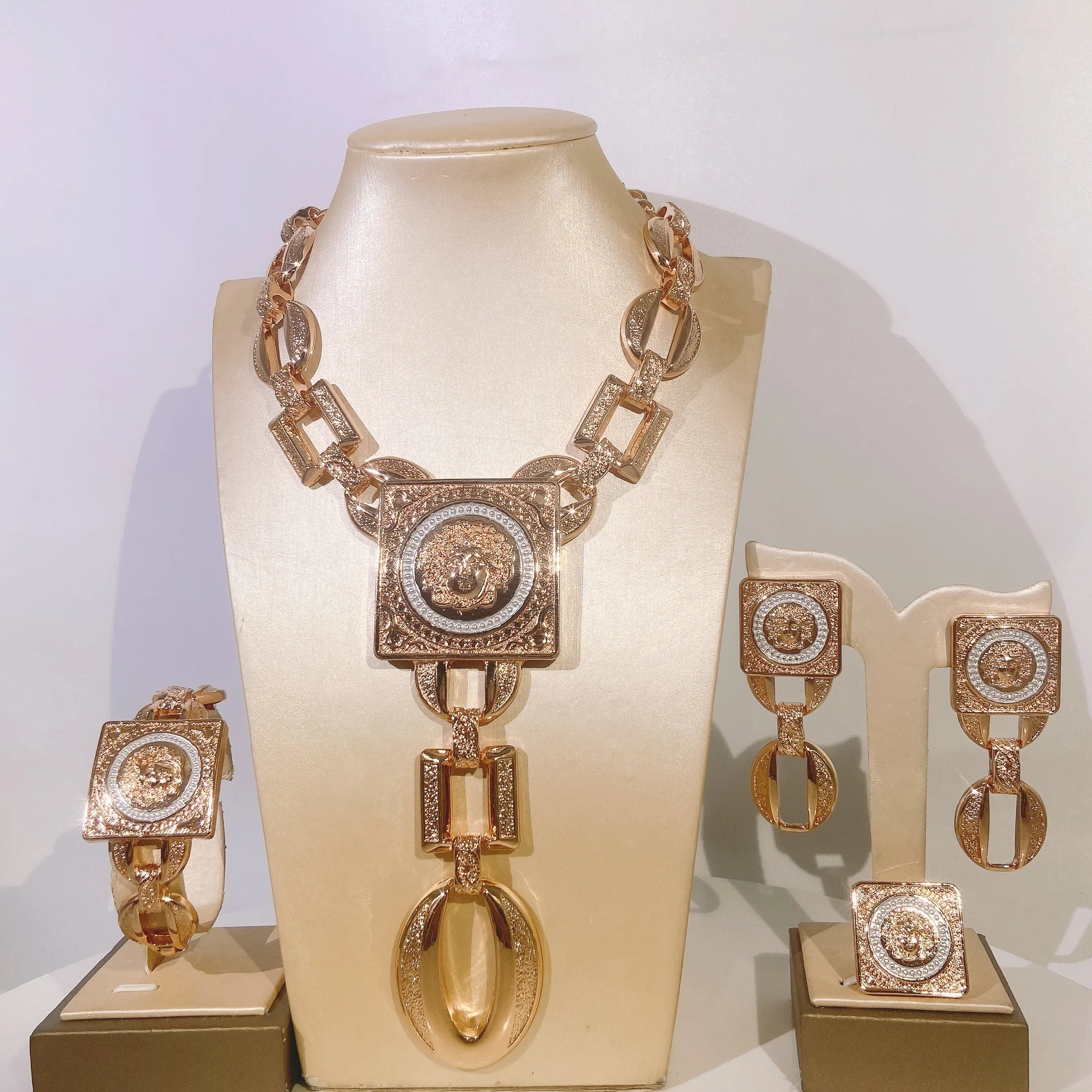 The Louvre Abstract Face Line-Art 4-Piece Couture Set