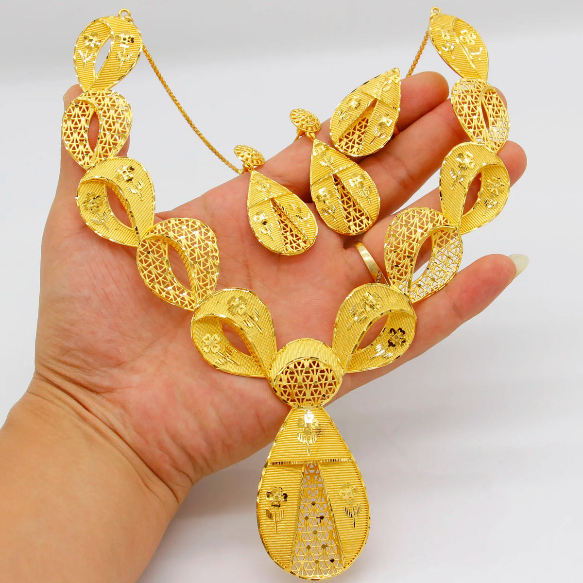 The Empress Leaf of Arabia: 24K Gold-Plated Statement Set