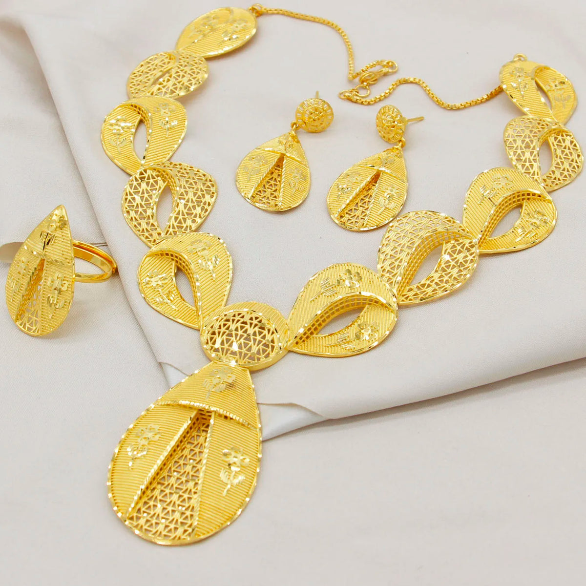 The Empress Leaf of Arabia: 24K Gold-Plated Statement Set