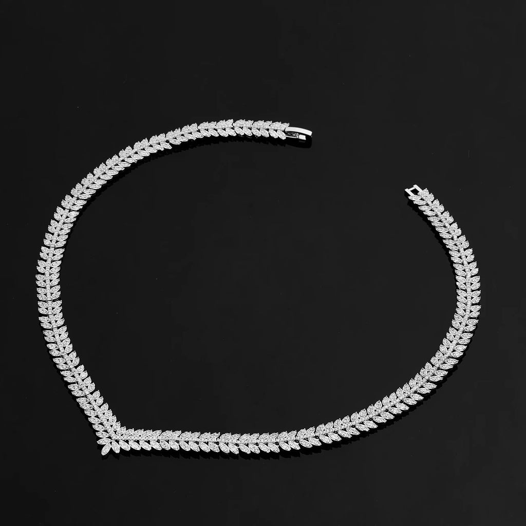 The Imperial Riviera: 4-Piece Dubai V-Contour Diamond Bridal Set