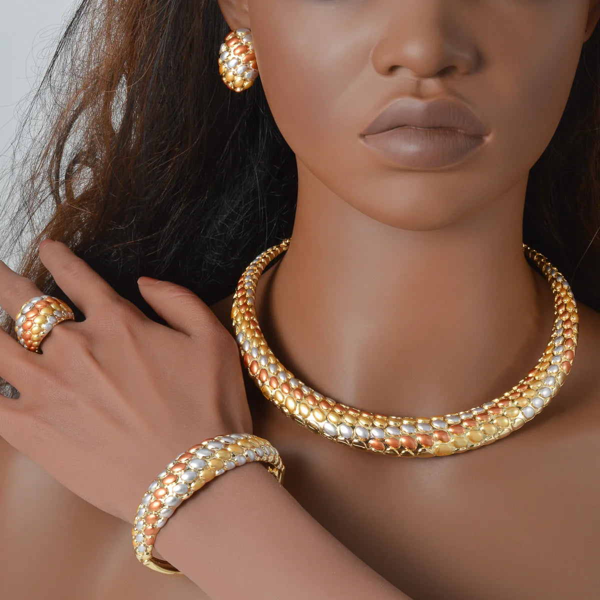 Dubai Luxury Textured Collar 4-Piece Jewelry Set