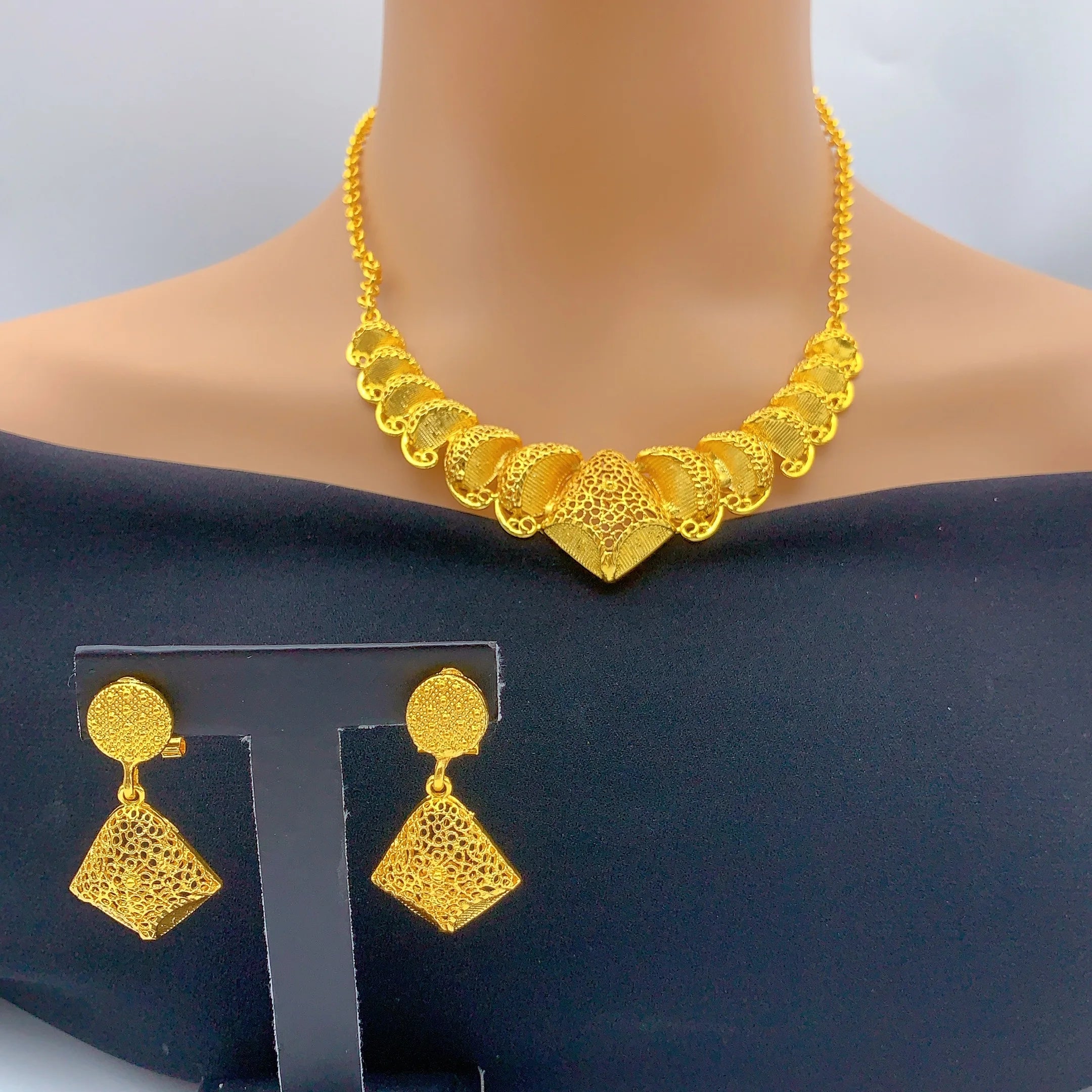 The Royal Diamond Filigree: 24K Gold-Plated Bridal Choker Set