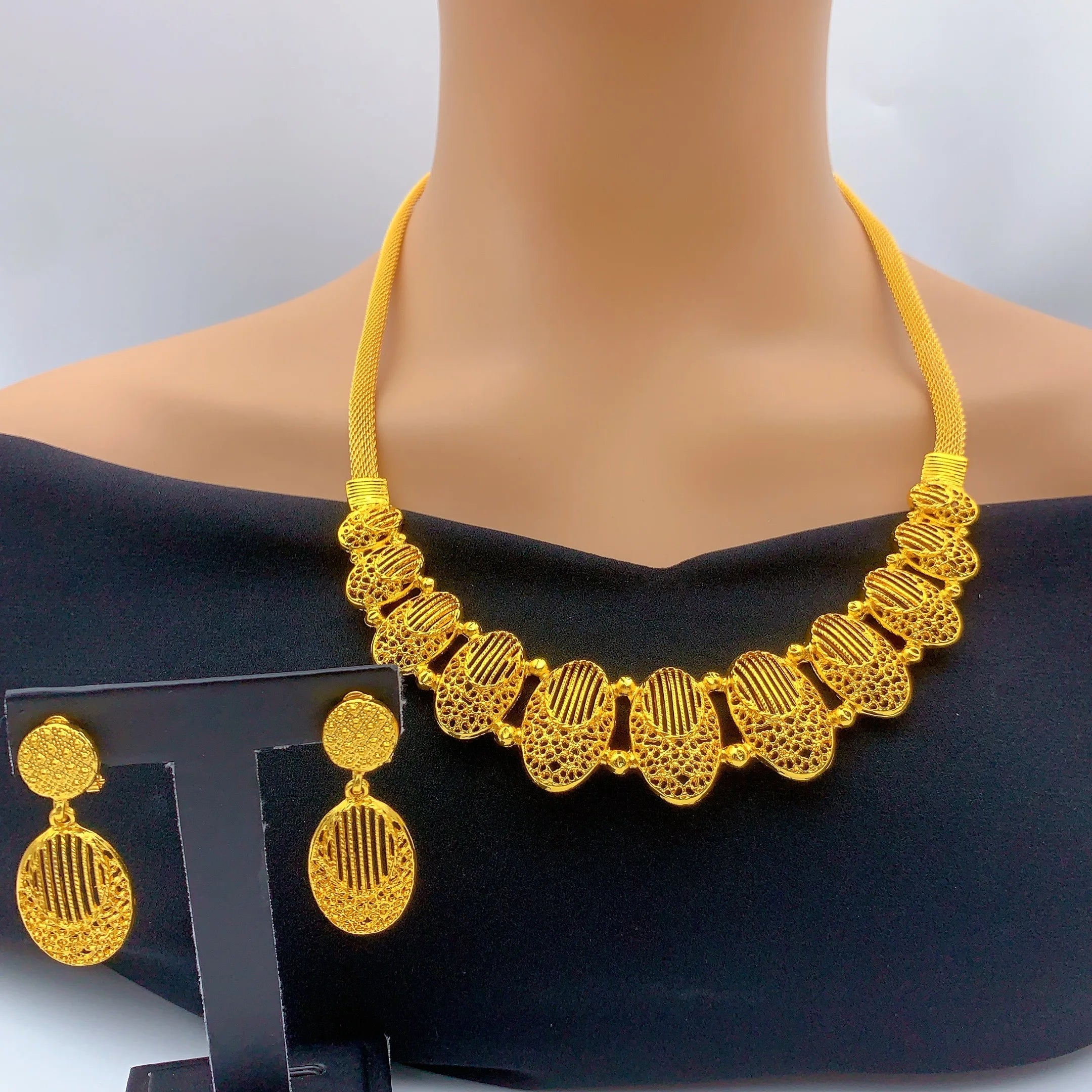 The Royal Diamond Filigree: 24K Gold-Plated Bridal Choker Set