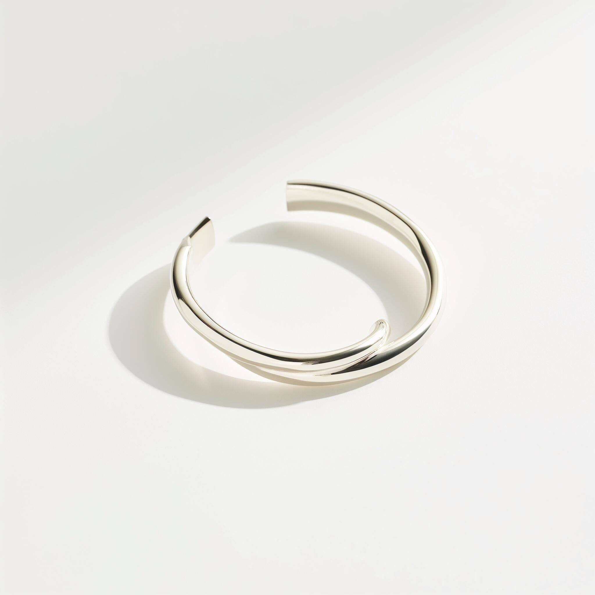 Minimalist Cross Over Ring